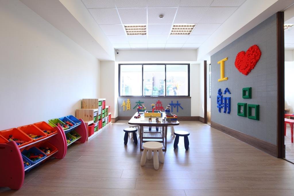Chateau De Chine Hotel Hualien Kültér fotó The LEGO Classroom