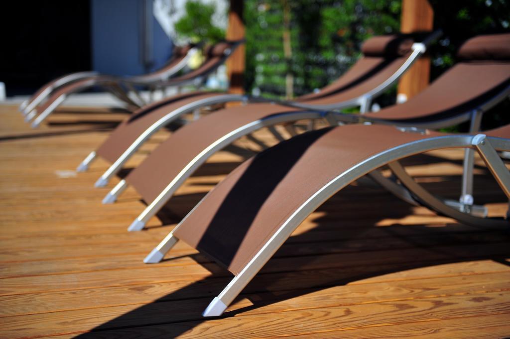 Chateau De Chine Hotel Hualien Kültér fotó Sunbathing chairs