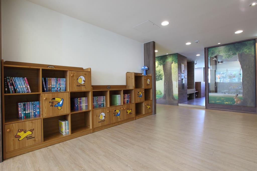 Chateau De Chine Hotel Hualien Kültér fotó Library