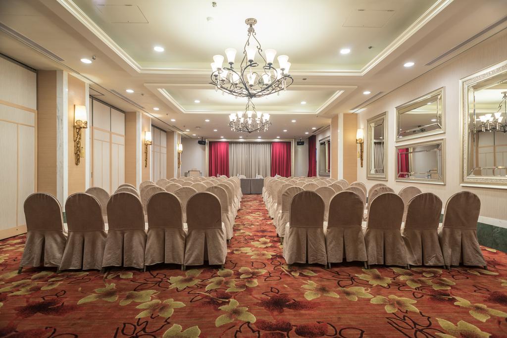 Chateau De Chine Hotel Hualien Kültér fotó The ballroom